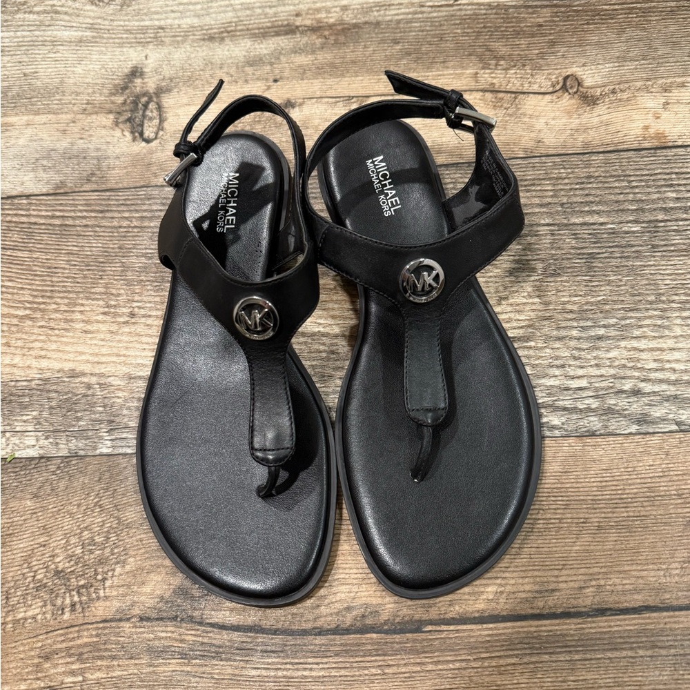 Michael kors t-strap sandal
